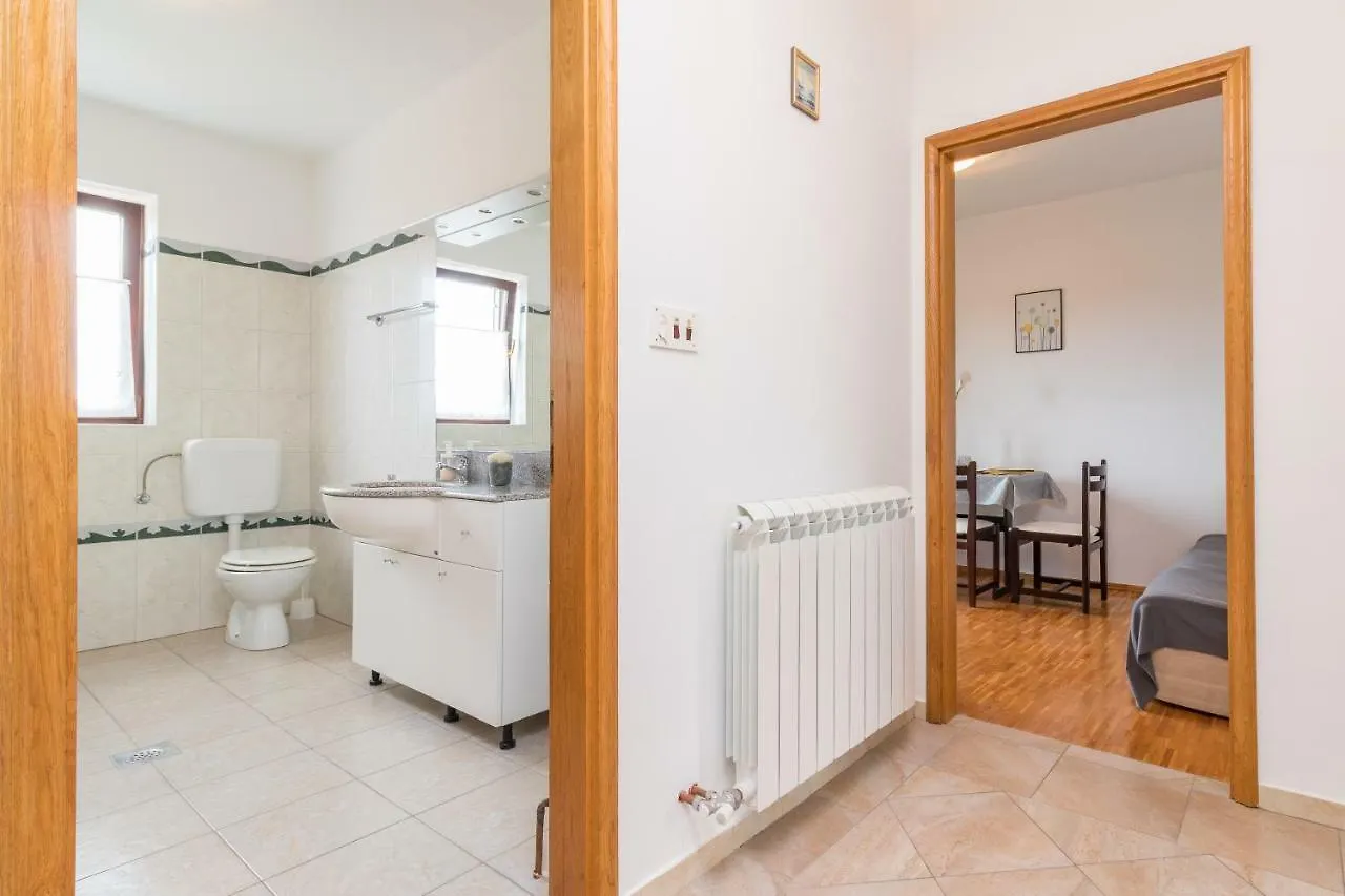 Apartments Rede Pola 0*,  Croazia