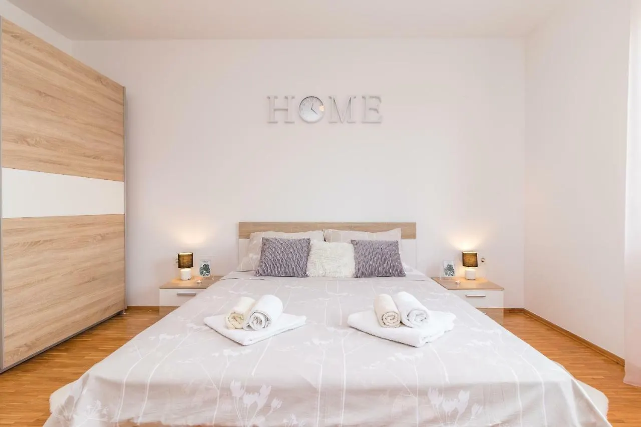 Apartments Rede Pula