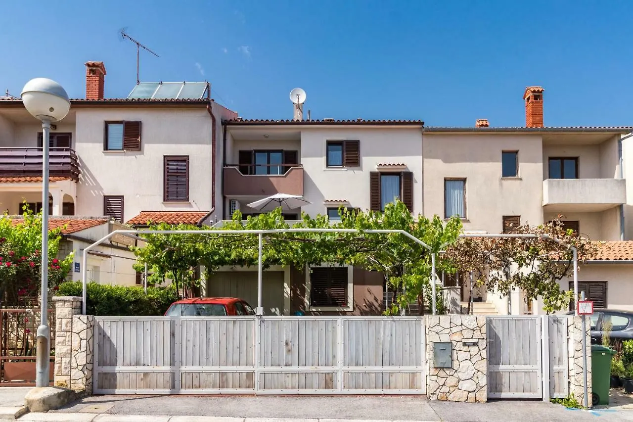 Apartments Rede Pula