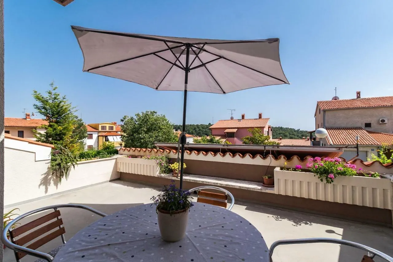 Apartments Rede Pula 0*,  Croatia